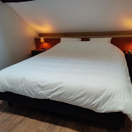 Le Saint Michel Hotel Rochefort Phòng bức ảnh